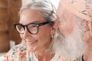 De voordelen en functies van de digitale therapieën van RAVCARE voor thuis ouder worden